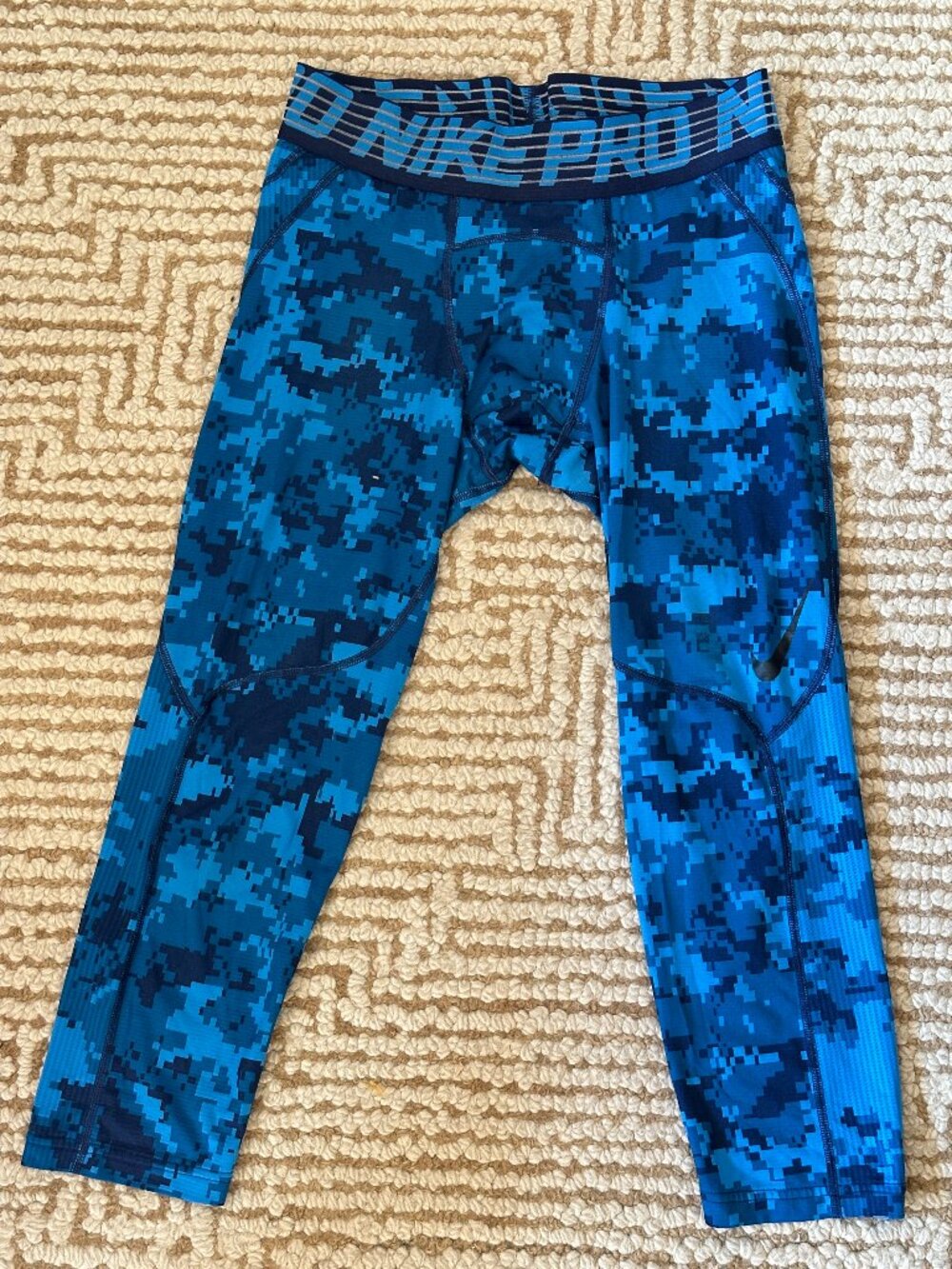 Men's Medium Nike Pro Hypercool Compression tights leggings 3/4 length